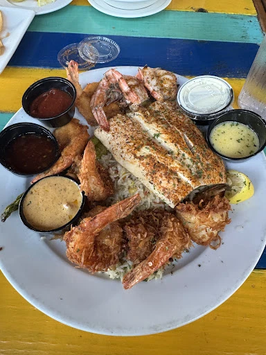 Castaway’s Seafood & Grill photo 1